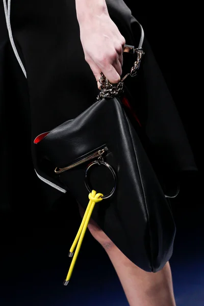 Look 23